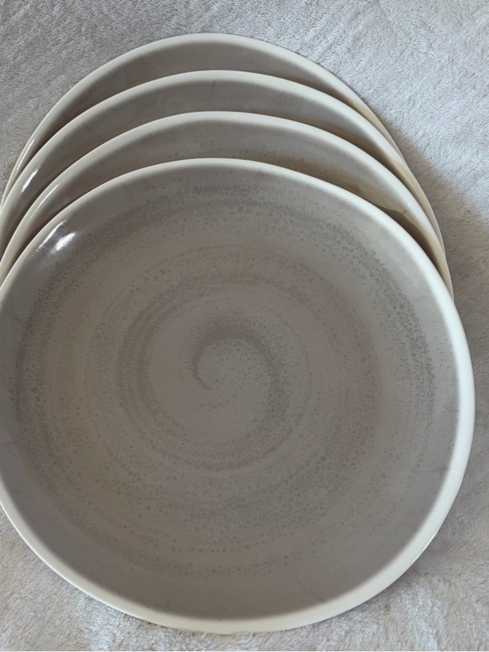 NWT The Farmhouse by Rachel Ashwell Beige Melamine Dinner Plates - Set of 4